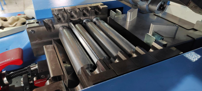 控制并条工序棉结和短绒，牵伸工艺如何...